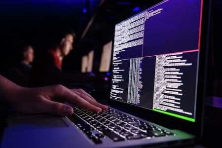 Онлайн қиморда ютқазган йигит ўғирлик содир этди