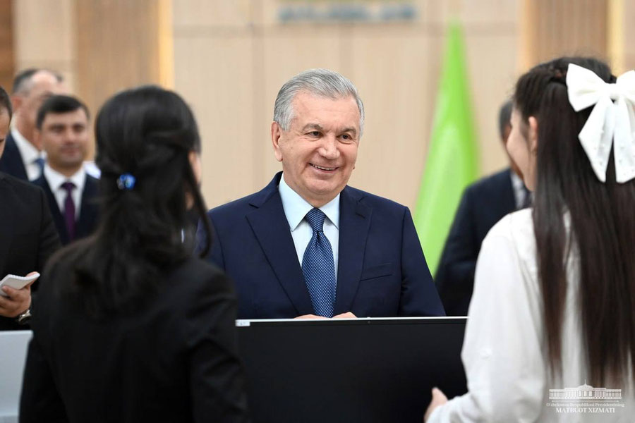 Shavkat Mirziyoyev Urganchdagi IT-parkni borib ko‘rdi