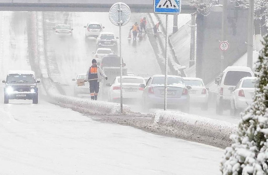 Toshkentda AYOQSHlar yopilishi ortidan Yandex taxi "ishlamadi"