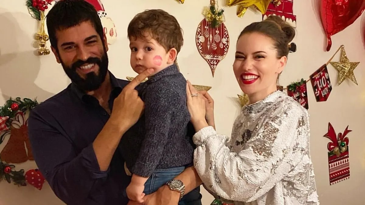 Paypoqdagi striptiz korsetdagi bel Banan bilan rus uy porno onanizm