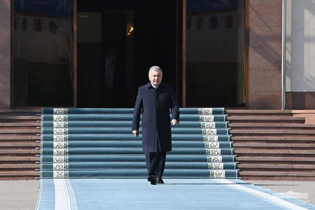 Shavkat Mirziyoyev Bokuga boradi