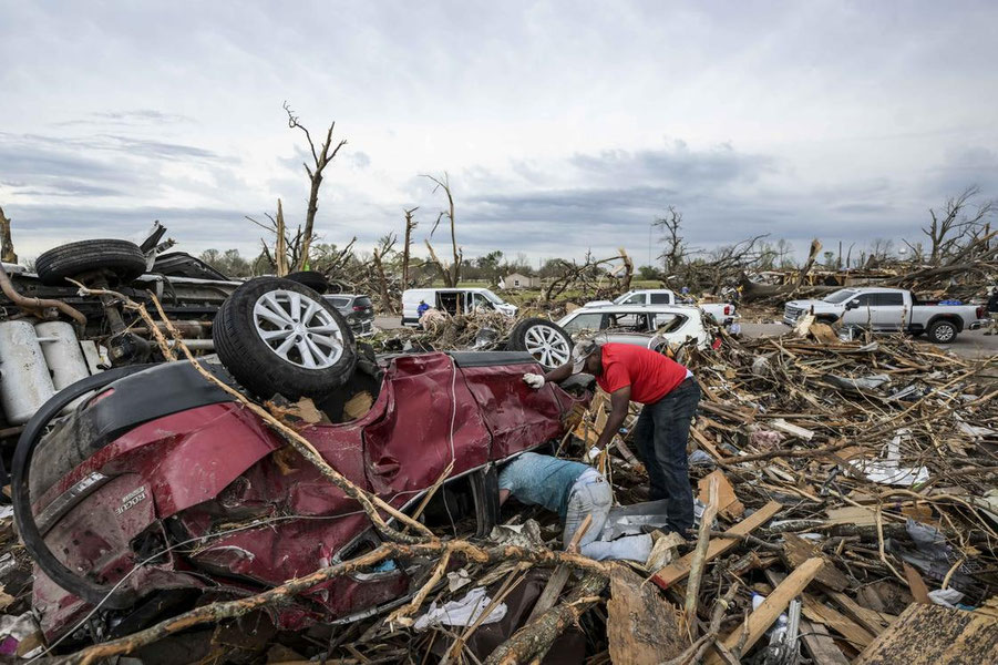 AQSHda tornado oqibatida 25 kishi halok bo‘ldi