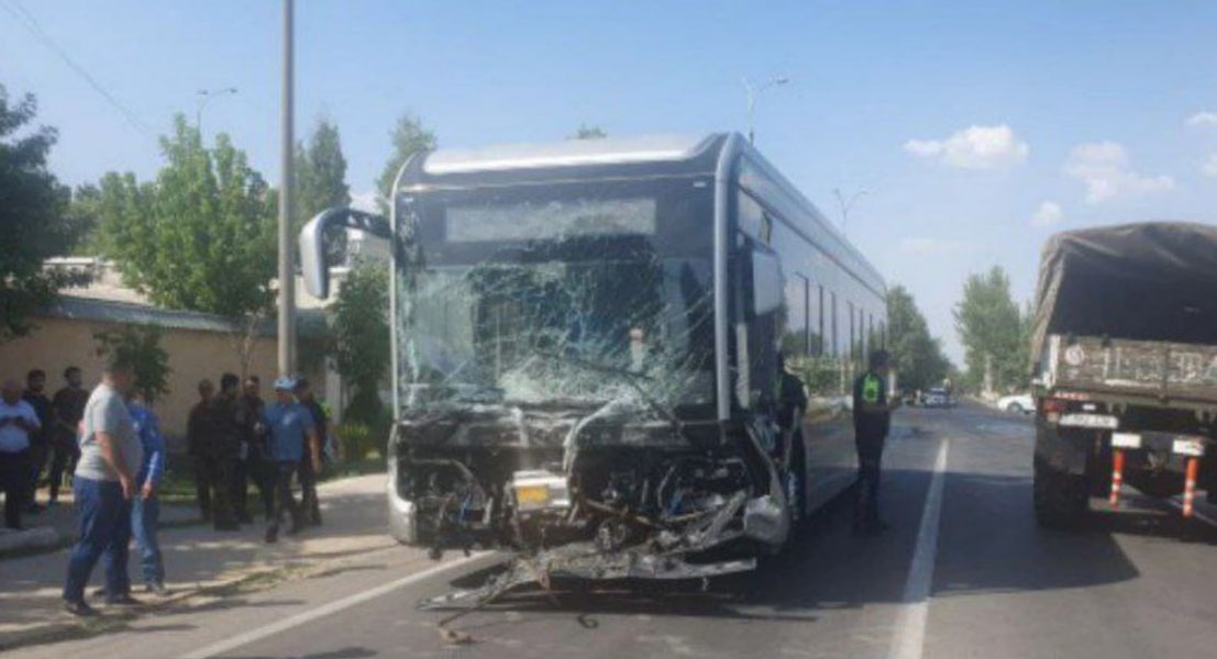 Toshkentda elektrobus va Cobalt YTHga uchradi