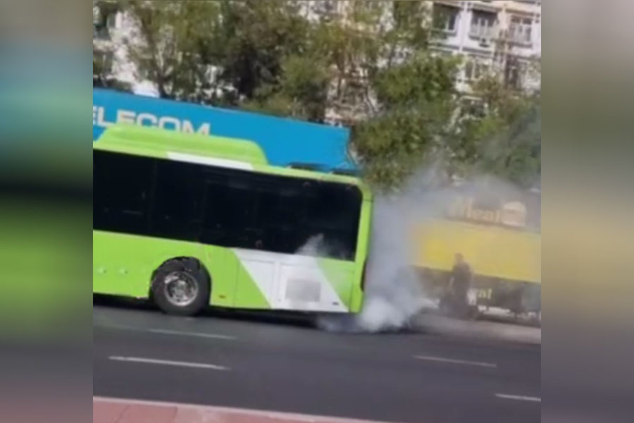 Toshkentda yo'lovchi avtobusda nosozlik yuz berdi