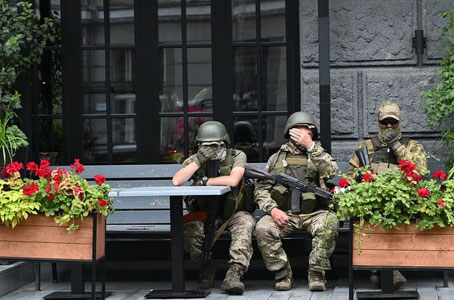 Беларус "Вагнер" аскарларига янги исм-шарифлар билан паспорт бермоқда