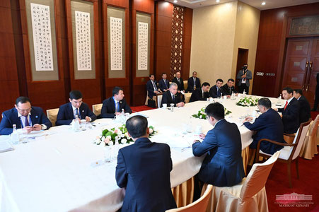 Мирзиёев Пекинда “China Energy” концернини қабул қилди