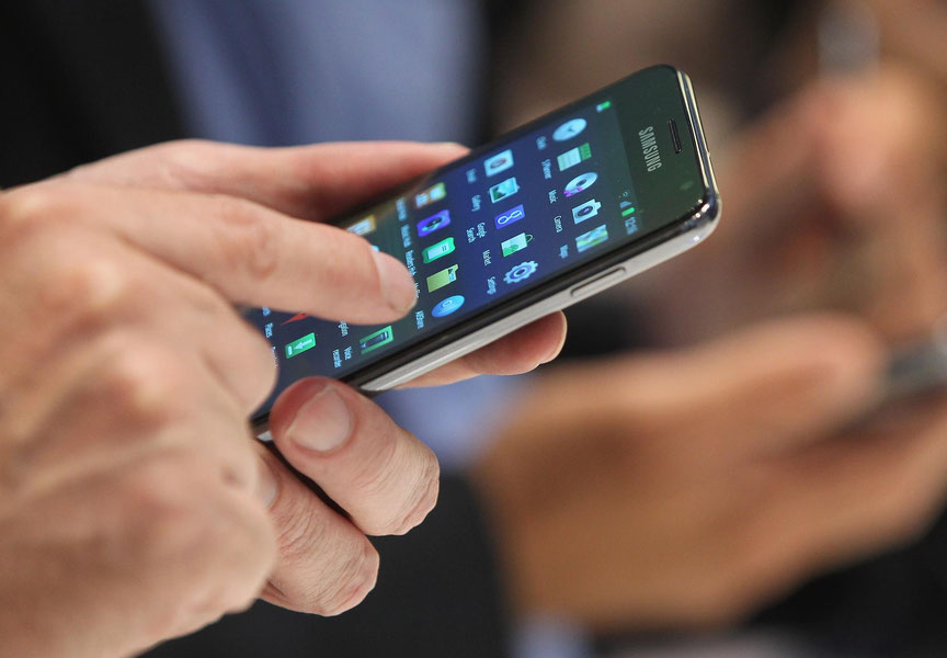 Endi O‘zbekistonga 2 ta telefonni bojsiz olib kirish mumkin