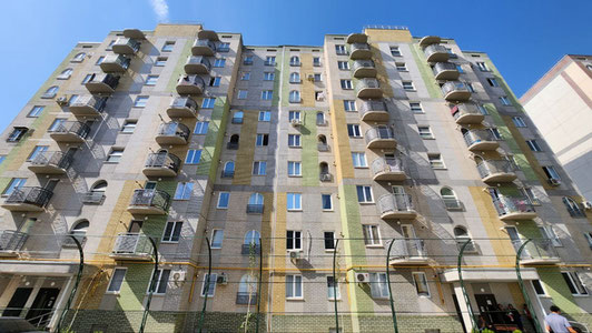 Битмай тўкилаётган бинолар: Тошкент вилоятидаги 150 та объектда ишлар сифатсиз бажарилган