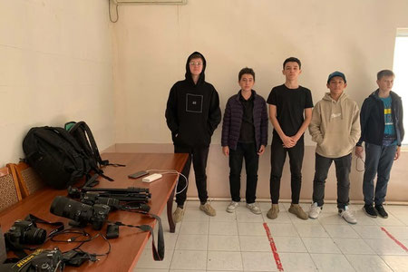 Тошкентда самолётларни суратга олаётган мактаб ўқувчилари қўлга олинди