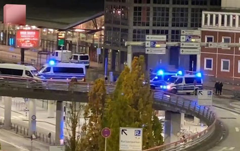 Гамбург аэропорти қуролланган шахс туфайли ёпилди