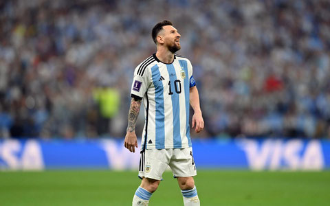 Messi kiygan futbolkalar auksionda rekord o‘rnatishi mumkin