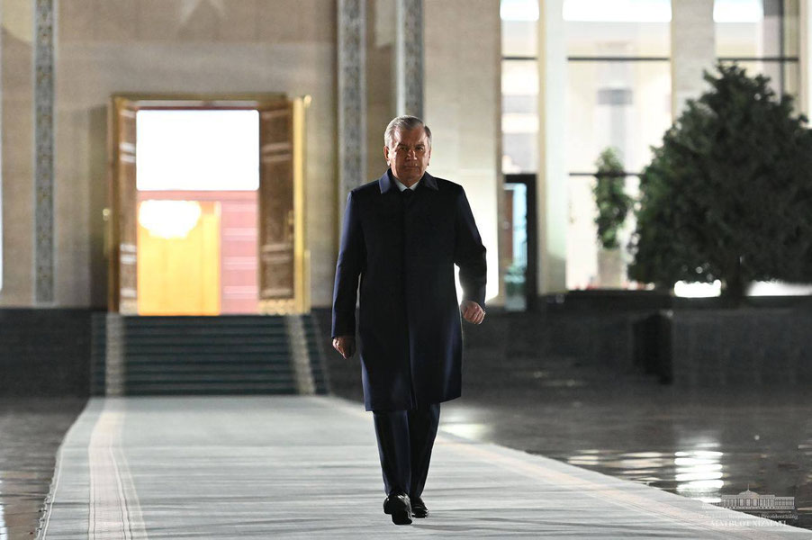 Президент Озарбайжонга жўнаб кетди