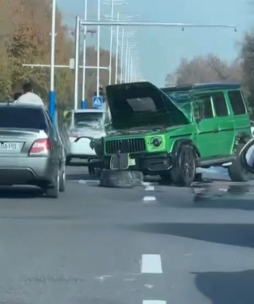 Тошкентда Mercedes Gelandewagen ЙТҲга учради
