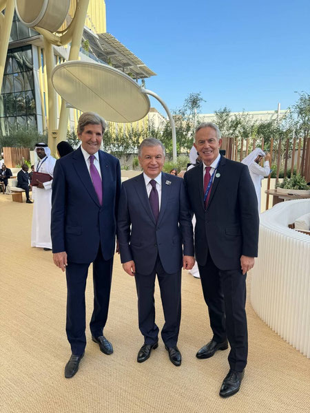 Shavkat Mirziyoyev Dubayda yuqori martabali shaxslar bilan noformal uchrashuvda — foto