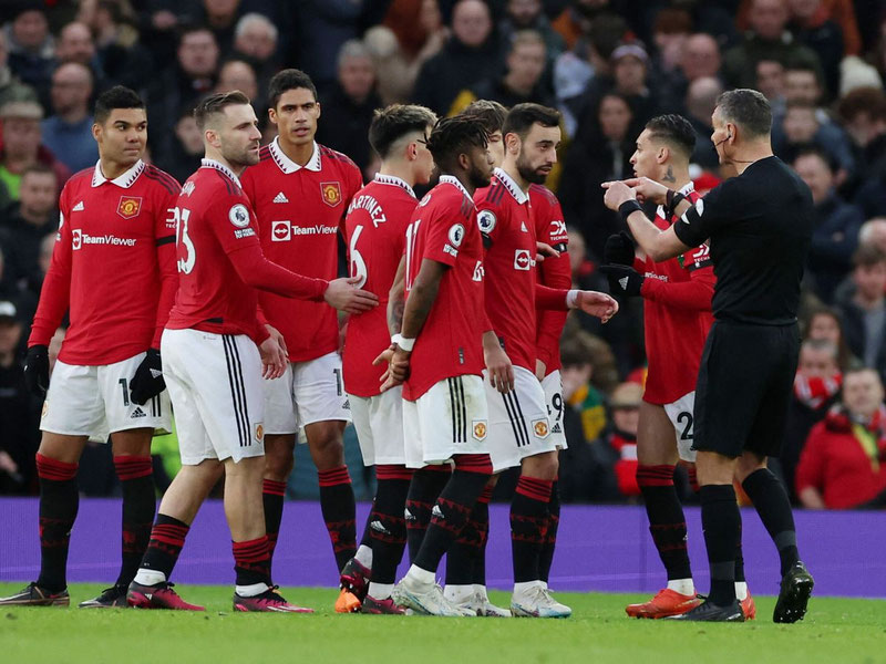 “Manchester Yunayted” uch futbolchisini sotuvga qo‘ydi
