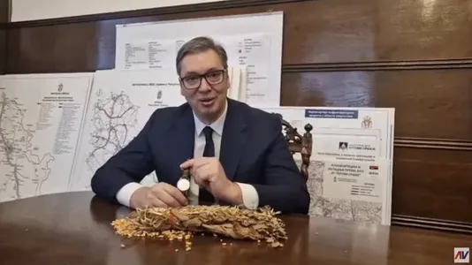 Serbiya prezidenti 2024-yilda tug‘ilgan ilk chaqaloqqa soat sovg‘a qildi