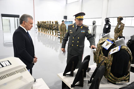 Prezident mudofaa sanoati majmualari bilan tanishdi