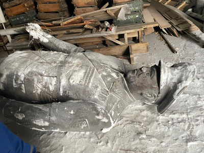 Qozog‘istonda Nazarboyev haykali olib tashlandi
