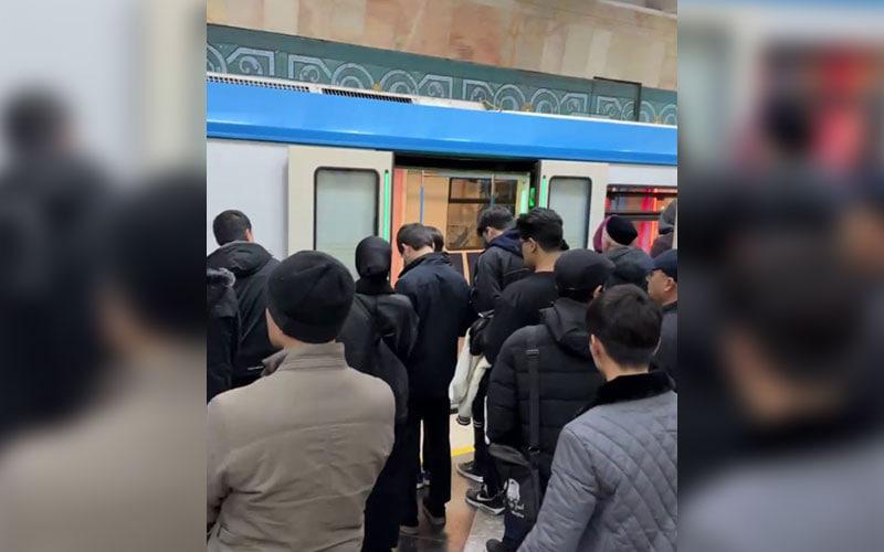 Носозликлар ҳам одатга айланди: метронинг "Амир Темур хиёбони" бекатида яна поезд тўхтаб қолди
