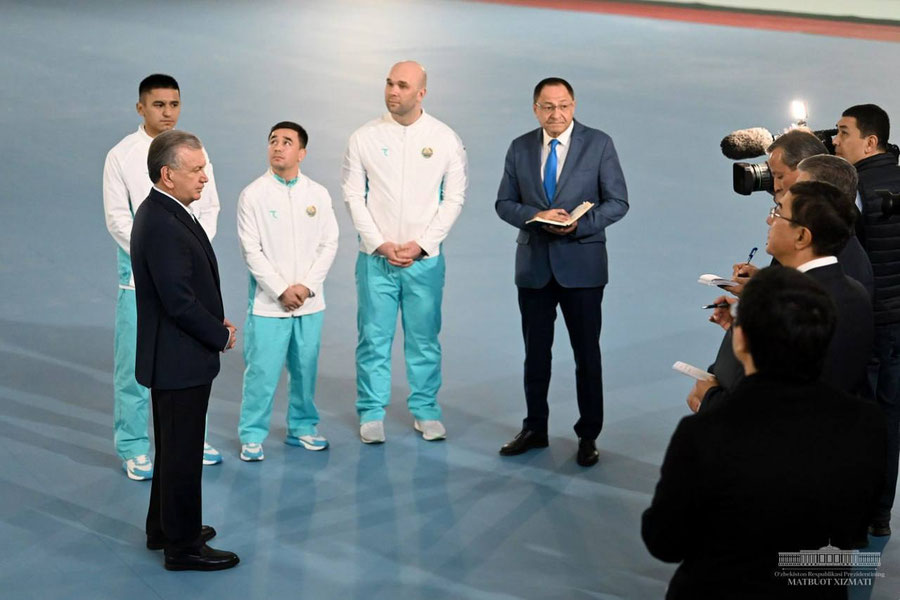 Prezident Andijonda qurilayotgan Universal sport majmuasini borib ko‘rdi