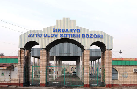Sirdaryodagi avtomobil bozori hozircha hech qayerga ko‘chirilmaydi