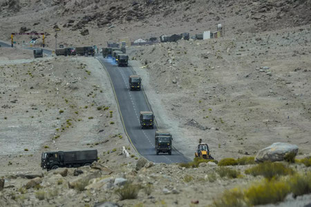 Hindiston chegarani qo‘riqlash uchun 10 ming askar yubordi
