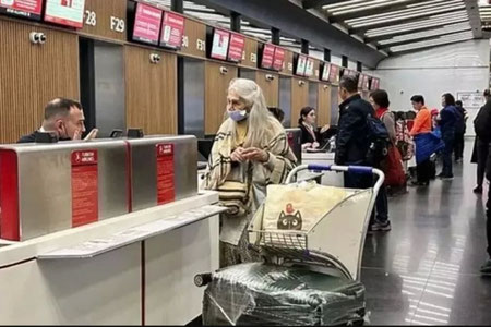 Eronlik ayol ikki oydan buyon “Terminal”da yashamoqda