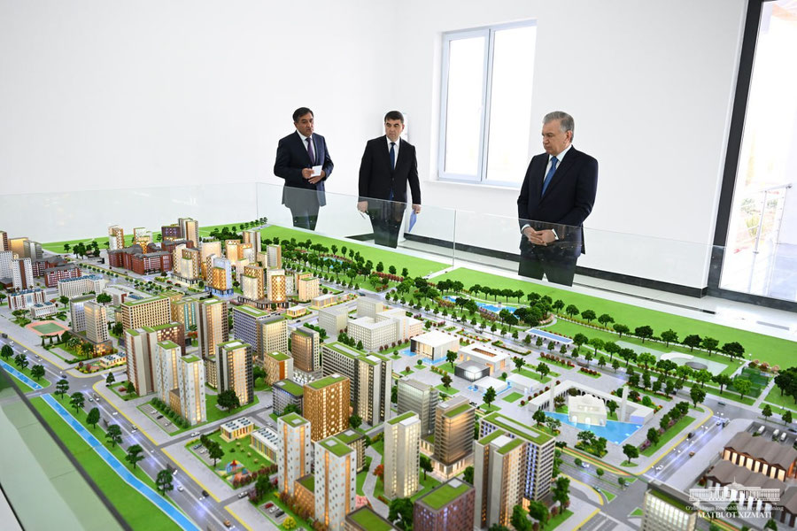Shavkat Mirziyoyev yangi institut qurilishi bilan tanishdi