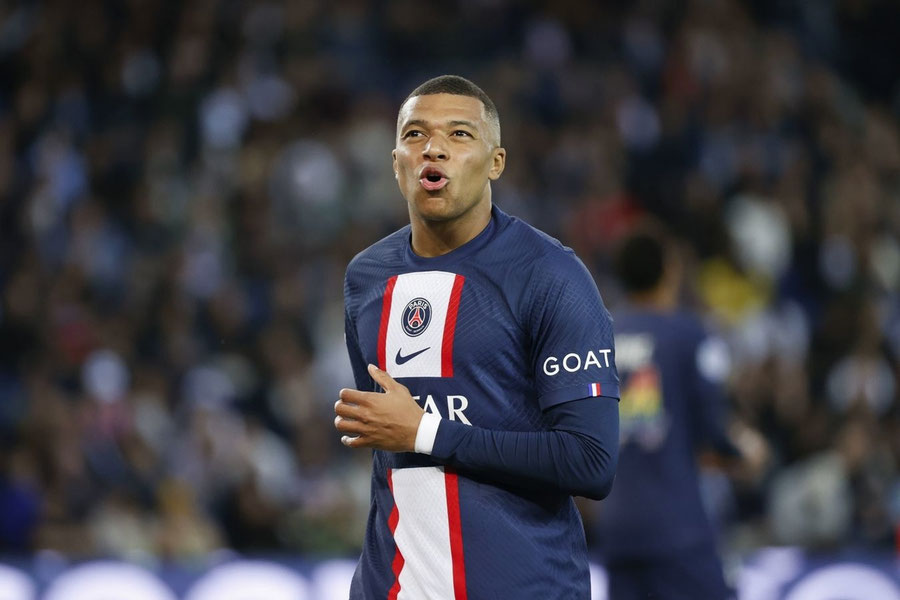 Mbappe endi “Real”da to‘p suradi