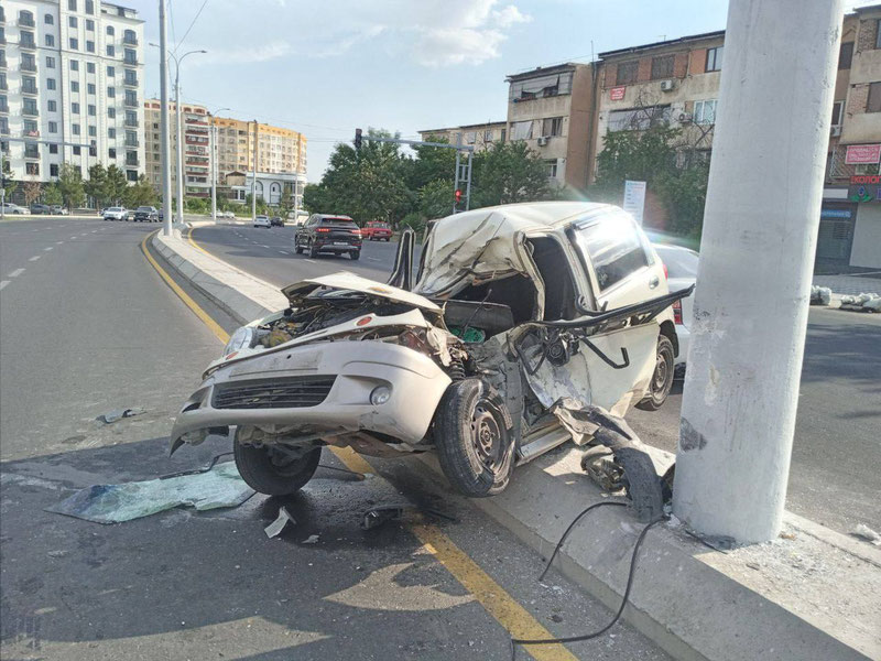 Toshkentda Matiz YTHga uchrab, majaqlanib ketdi