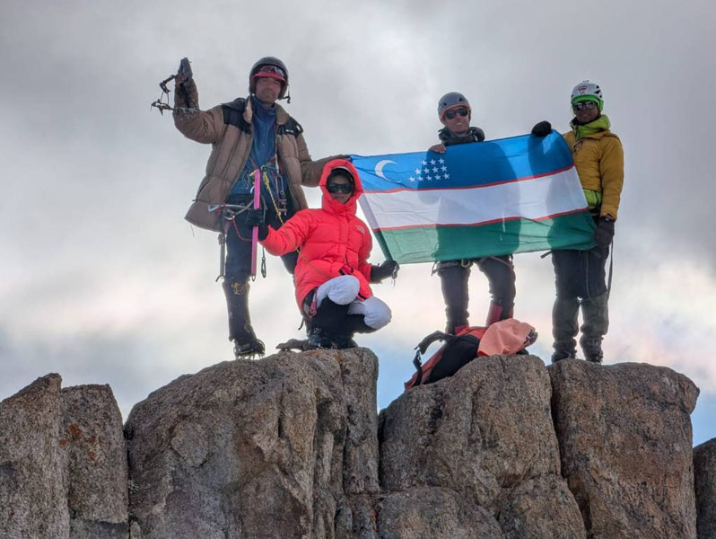 O‘zbekistonlik alpinistlar ilk marta O‘zbekistonning eng baland nuqtasiga ko‘tarildi