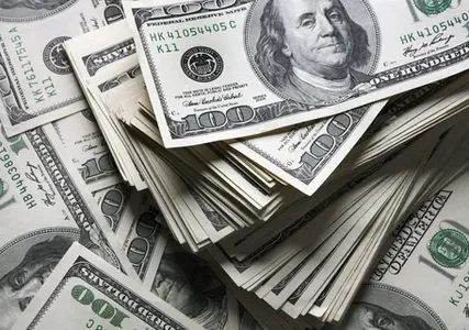 Dollarning rasmiy kursi biroz pasaydi