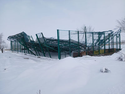 Жиззахда қурилган  янги стадион 14 кунда қулаб тушди