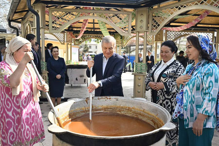 Prezident Rohat mahallasidagi sumalak saylida qatnashdi