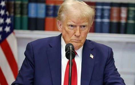 Трамп тарихдаги энг қиммат қирувчи самолётни яратишга буйруқ берди