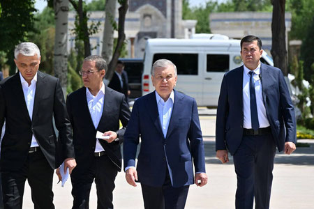 Мирзиёев Ал-Хоразмий шаҳарчасининг қурилишини кўздан кечирди