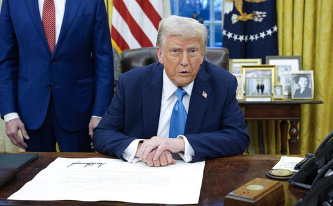 Трампнинг бож сиёсати АҚШ YaIM'ининг пасайишига сабаб бўлди