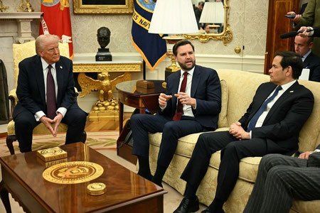 Трамп эҳтимолий ворисларини эълон қилди