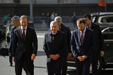 Mirziyoyev amaliy tashrif bilan Moskvaga bordi