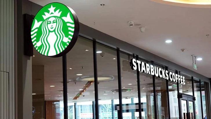 Starbucks ходимлари кийим коди сабаб иш ташлади