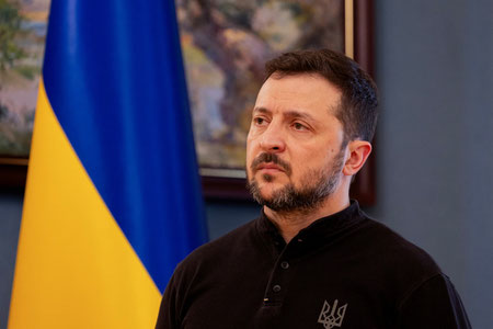 Зеленскийга алоқадор компанияларга миллиардлаб пул ўтказилди