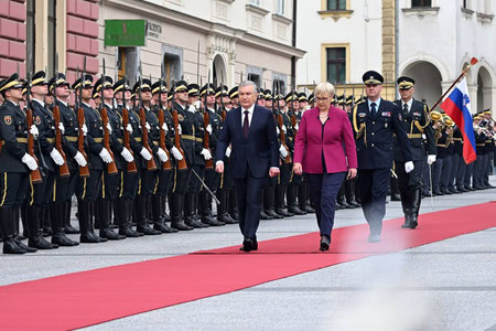 Shavkat Mirziyoyev Sloveniyada rasman kutib olindi