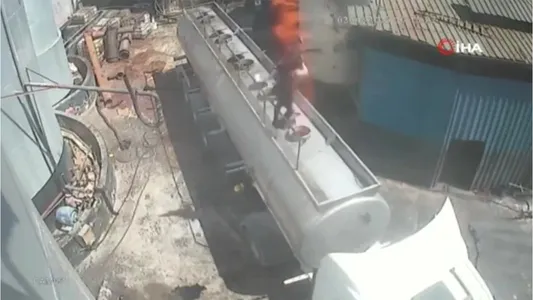Turkiyada ishchi tanker qopqog‘ini ochayotganda portlash sodir bo‘ldi