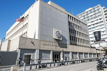 Tel-Avivdagi AQSh elchixonasi raketa zarbasidan zarar ko‘rdi