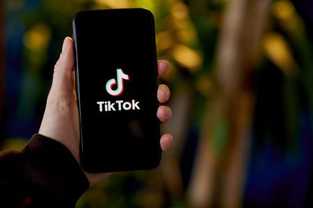 Tramp TikTok’ni bloklash rejasini yana kechiktirdi