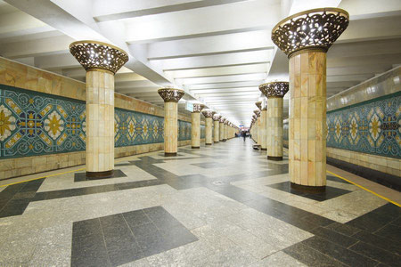 Toshkent metrosi bekatida 3 yoshli bolani poyezd yo’liga itarib yuborilgani rad etildi