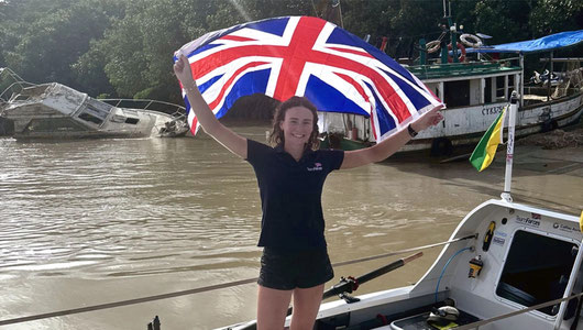 Britaniyalik qiz Atlantikani yolg'iz kesib o‘tib, uchta jahon rekordini o‘rnatdi