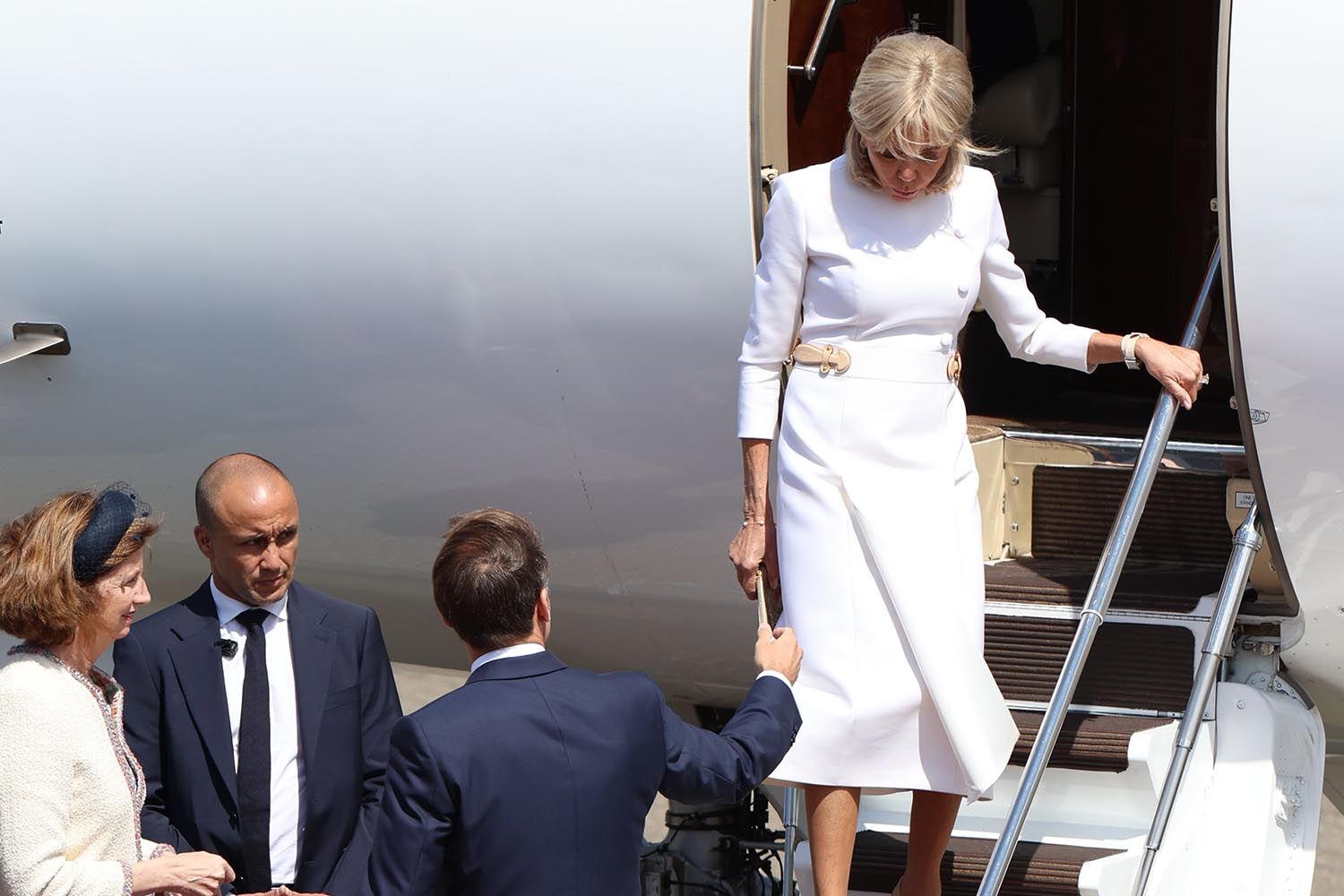 Qizil taytdagi etuk ayolning pornosini onlayn tomosha qiling