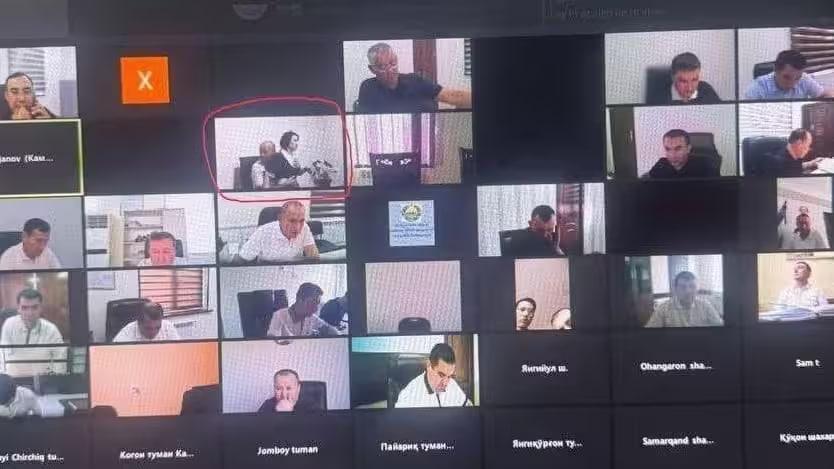Videoselektorda xodimasini quchoqlab o‘tirgan mansabdor ishdan olindi
