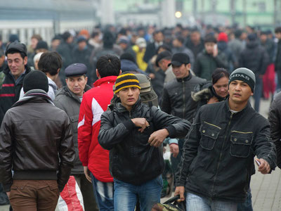 Rossiya migrantlarga yangi turdagi bojlar joriy qildi